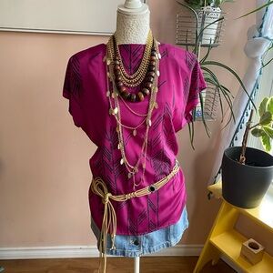 Vintage Magenta & Black Printed Top, Button up back, size m/l